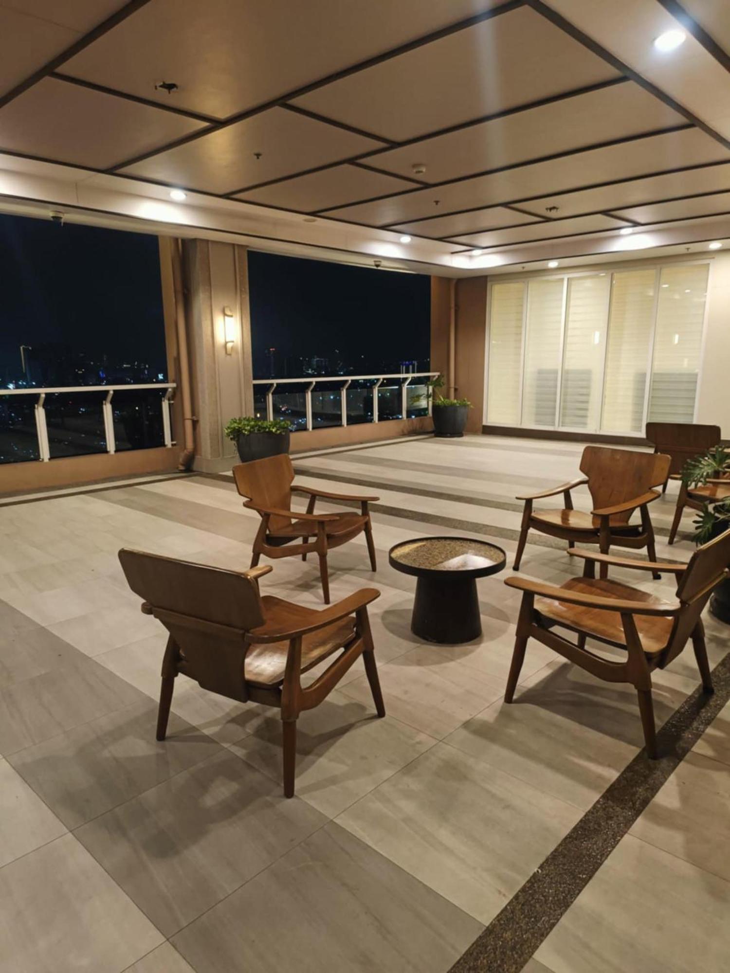 奎松市Infina Towers公寓式酒店 外观 照片